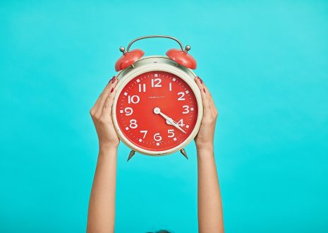 How to Tell Time in Spanish – a Full Guide for Beginners